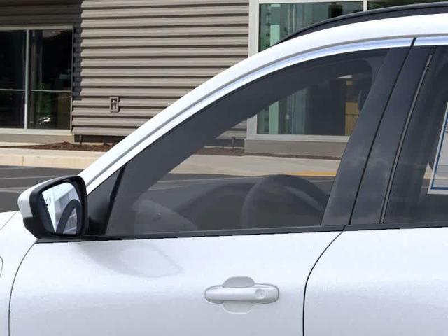 Photo of 2025 Star White Ford Escape