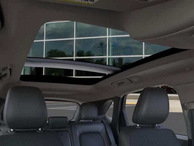 Photo of 2025 Star White Ford Escape