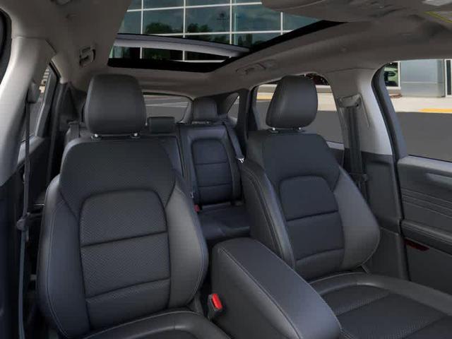 Photo of 2025 Star White Ford Escape