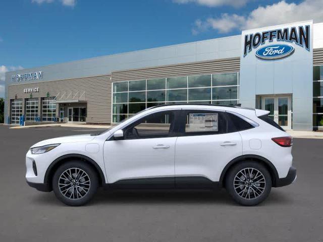 Photo of 2025 Star White Ford Escape