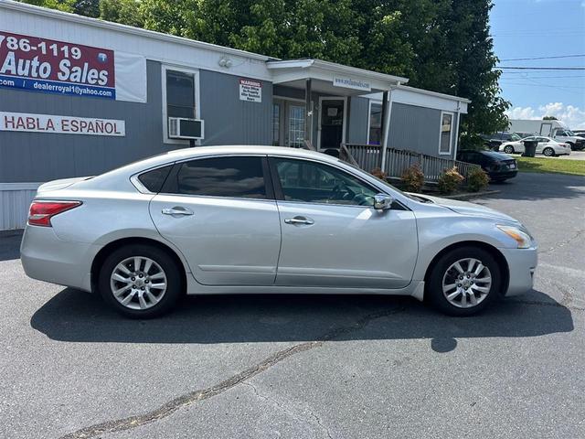 Photo of 2014 Brilliant Silver Metallic Nissan Altima