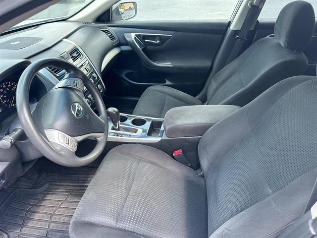 Photo of 2014 Brilliant Silver Metallic Nissan Altima