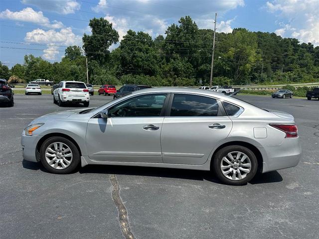 Photo of 2014 Brilliant Silver Metallic Nissan Altima