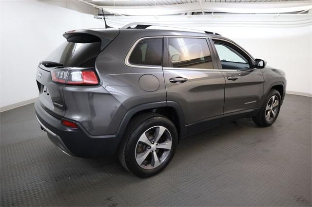 Photo of 2019 Granite Crystal Clearcoat Metallic Jeep Cherokee
