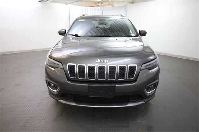 Photo of 2019 Granite Crystal Clearcoat Metallic Jeep Cherokee