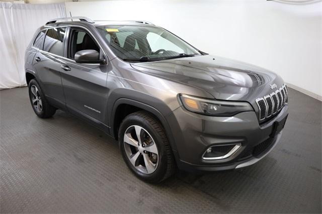 Photo of 2019 Granite Crystal Clearcoat Metallic Jeep Cherokee