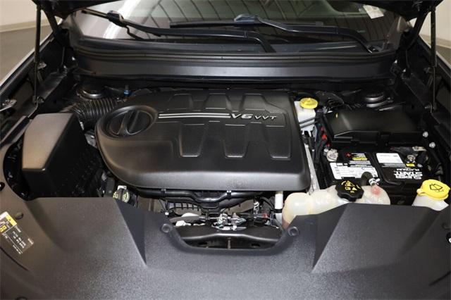 Photo of 2019 Granite Crystal Clearcoat Metallic Jeep Cherokee