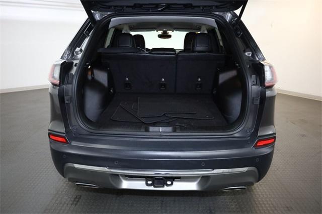 Photo of 2019 Granite Crystal Clearcoat Metallic Jeep Cherokee