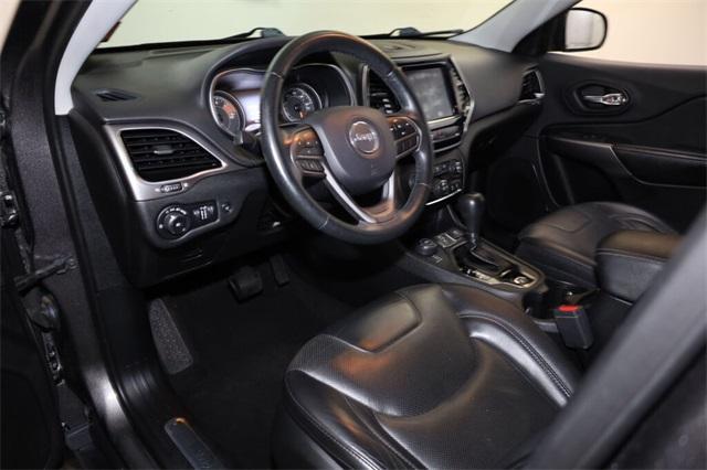 Photo of 2019 Granite Crystal Clearcoat Metallic Jeep Cherokee