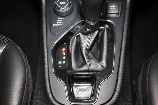 Photo of 2019 Granite Crystal Clearcoat Metallic Jeep Cherokee