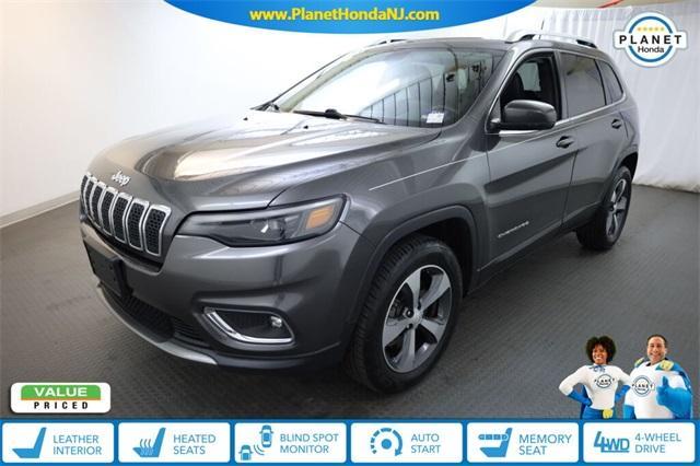 Photo of 2019 Granite Crystal Clearcoat Metallic Jeep Cherokee