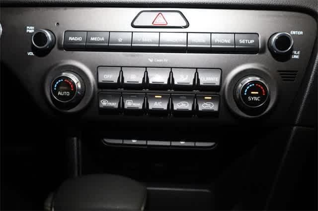 Photo of 2022 Snow White Pearl Kia Sportage
