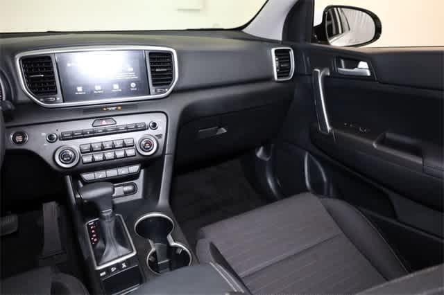 Photo of 2022 Snow White Pearl Kia Sportage