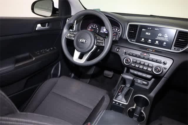 Photo of 2022 Snow White Pearl Kia Sportage