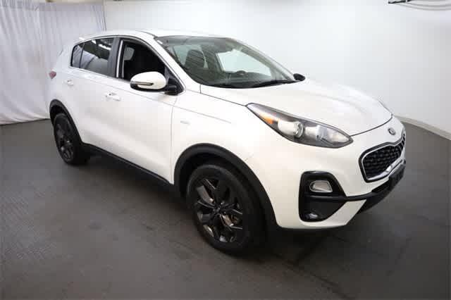 Photo of 2022 Snow White Pearl Kia Sportage