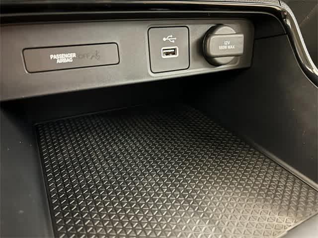 Photo of 2025 Platinum White Pearl Honda CR-V