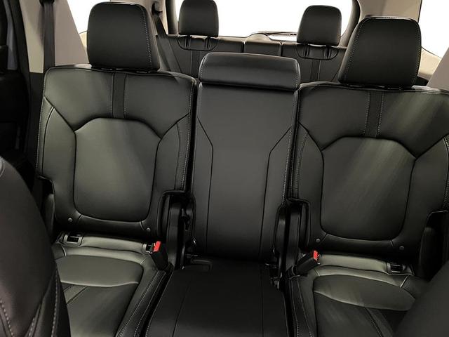 Photo of 2025 Modern Steel Metallic Honda Pilot