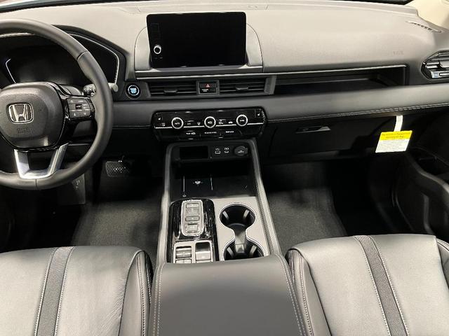 Photo of 2025 Modern Steel Metallic Honda Pilot
