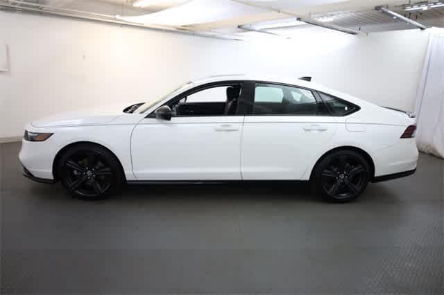 Photo of 2023 Platinum White Pearl Honda Accord Hybrid