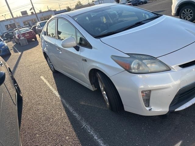Photo of 2013 White Toyota Prius Plug-in