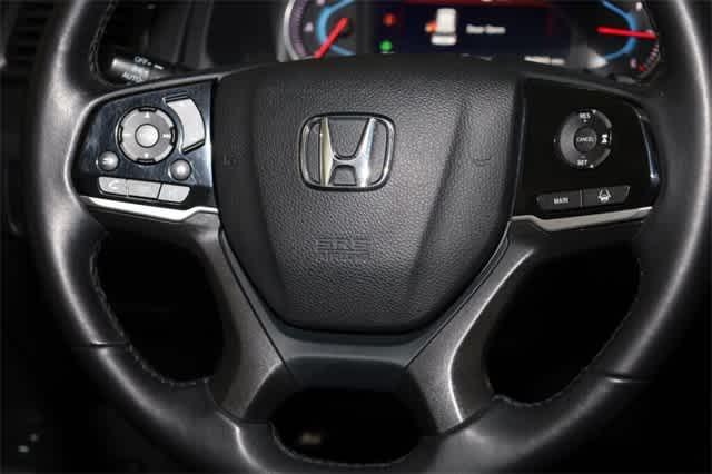 Photo of 2022 Sonic Gray Pearl Honda Pilot