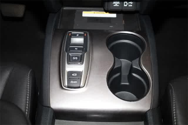 Photo of 2022 Sonic Gray Pearl Honda Pilot