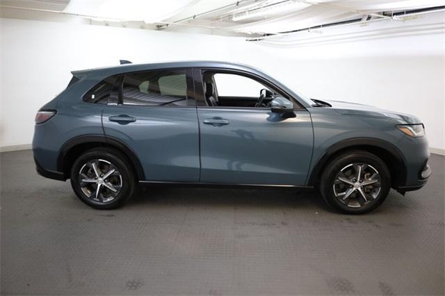 Photo of 2023 Pearl Honda HR-V