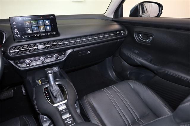 Photo of 2023 Pearl Honda HR-V