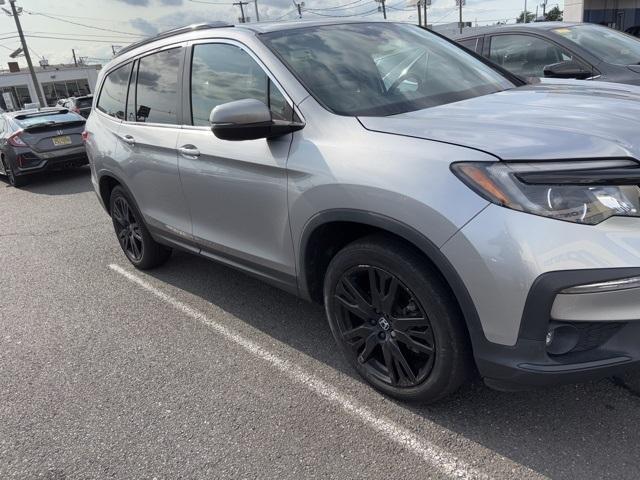 Photo of 2022 Silver Honda Pilot