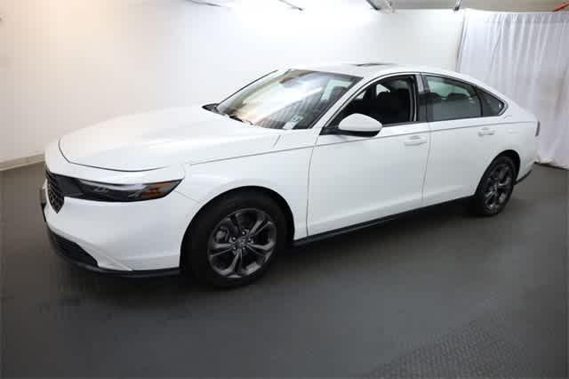 Photo of 2024 Platinum White Pearl Honda Accord