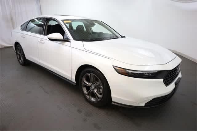 Photo of 2024 Platinum White Pearl Honda Accord