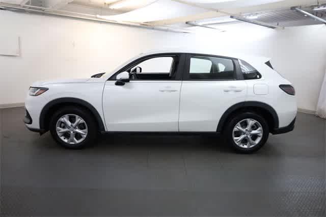Photo of 2023 Platinum White Pearl Honda HR-V