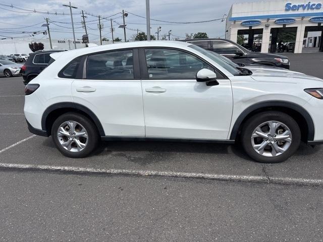 Photo of 2023 Platinum White Pearl Honda HR-V