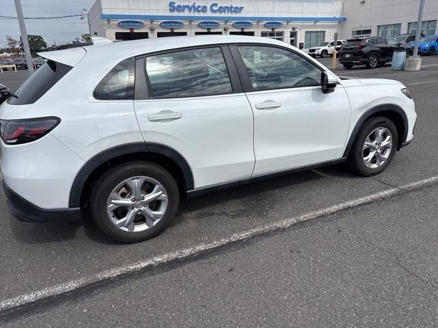 Photo of 2023 Platinum White Pearl Honda HR-V