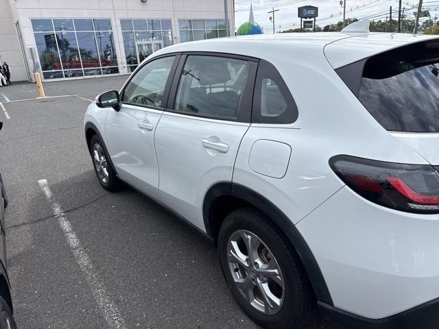 Photo of 2023 Platinum White Pearl Honda HR-V