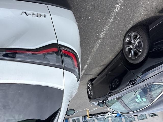 Photo of 2023 Platinum White Pearl Honda HR-V