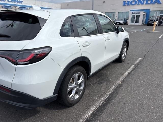 Photo of 2023 Platinum White Pearl Honda HR-V