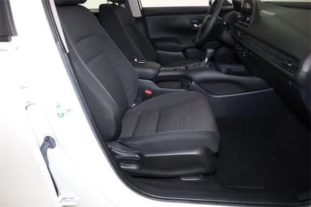 Photo of 2023 Platinum White Pearl Honda HR-V