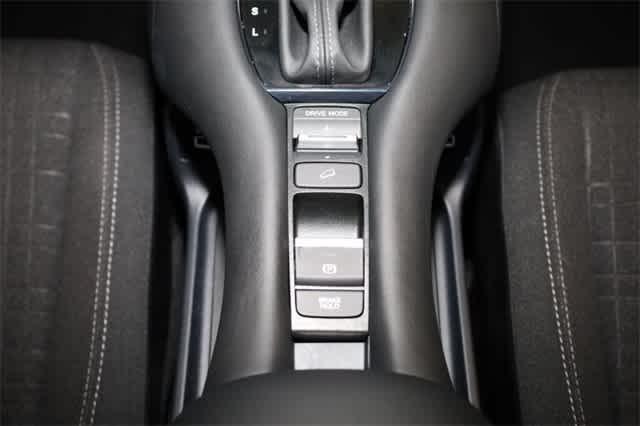 Photo of 2023 Platinum White Pearl Honda HR-V