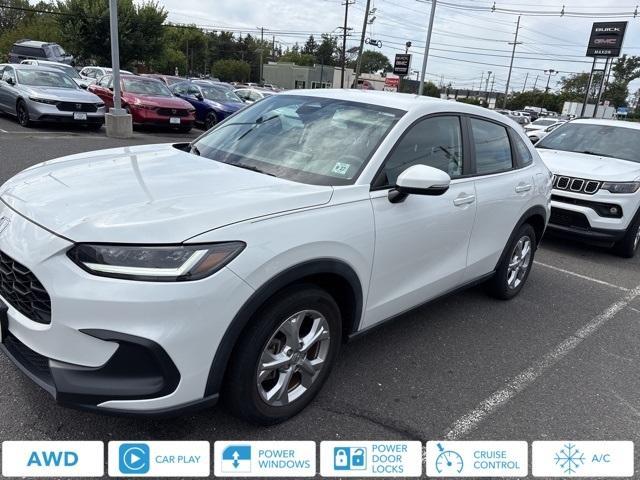 Photo of 2023 Platinum White Pearl Honda HR-V