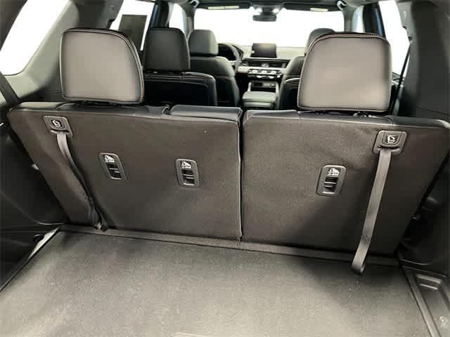 Photo of 2025 Sonic Gray Pearl Honda Pilot