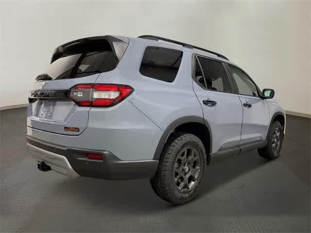 Photo of 2025 Sonic Gray Pearl Honda Pilot