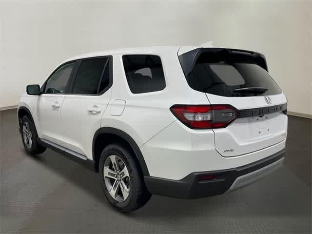 Photo of 2025 Platinum White Pearl Honda Pilot
