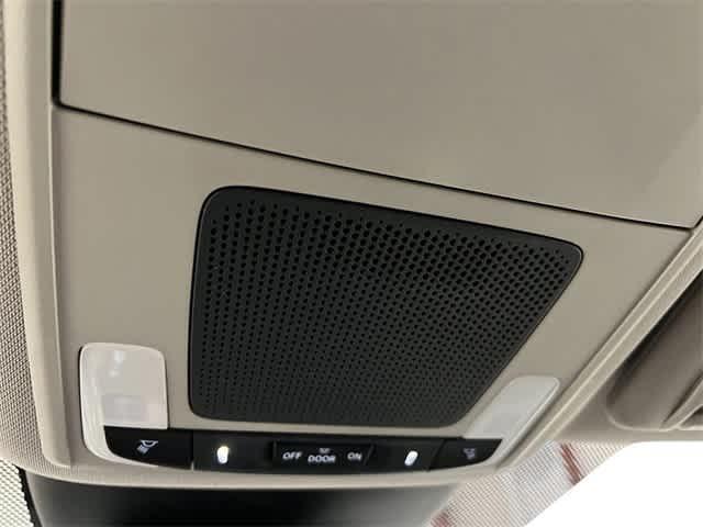 Photo of 2025 Platinum White Pearl Honda Pilot