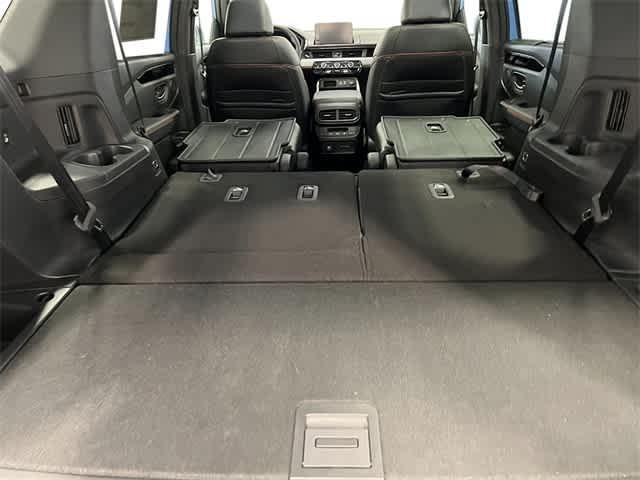 Photo of 2025 Lunar Silver Metallic Honda Pilot