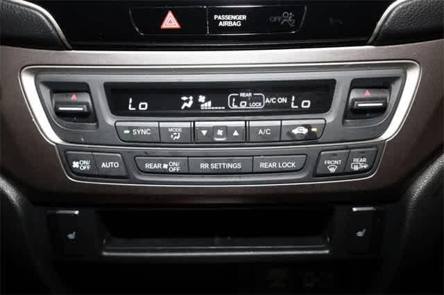 Photo of 2022 Platinum White Pearl Honda Pilot