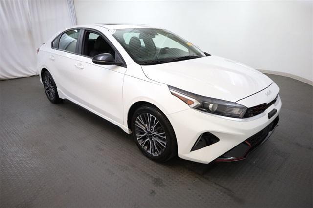 Photo of 2023 Snow White Pearl Kia Forte