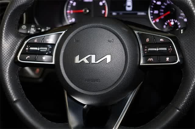 Photo of 2023 Snow White Pearl Kia Forte