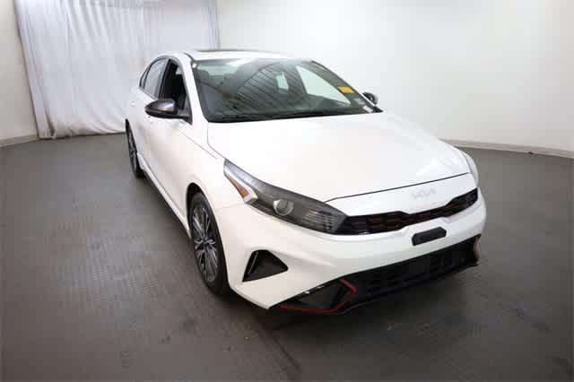 Photo of 2023 Snow White Pearl Kia Forte