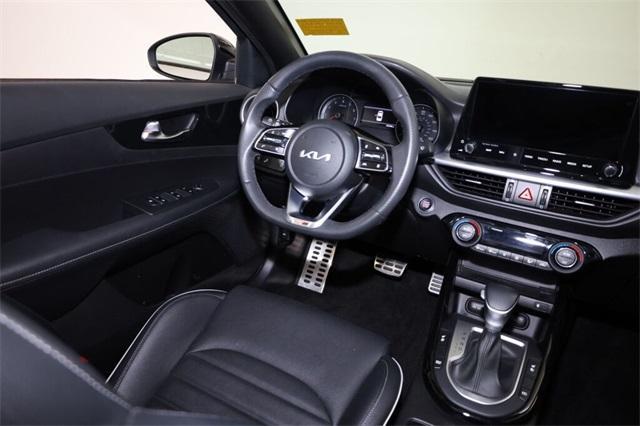 Photo of 2023 Snow White Pearl Kia Forte